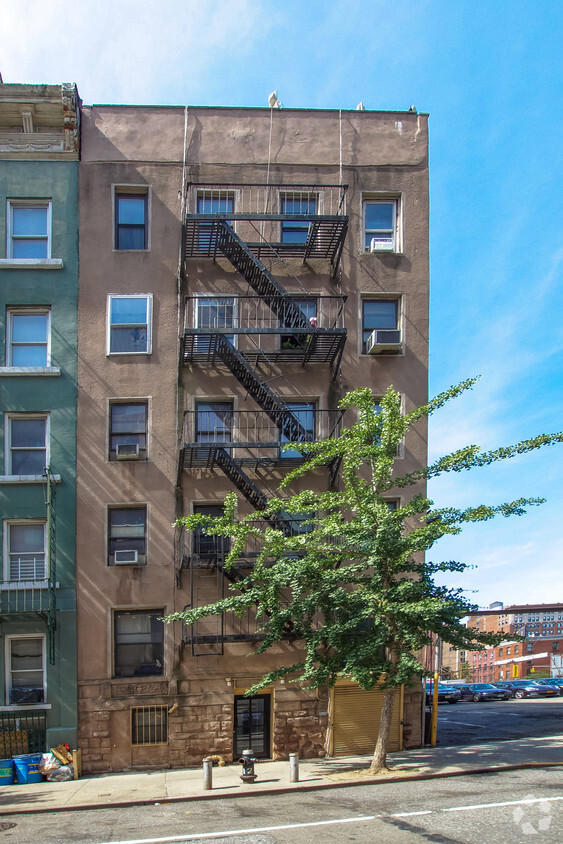 Foto principal - 454 W 36th St