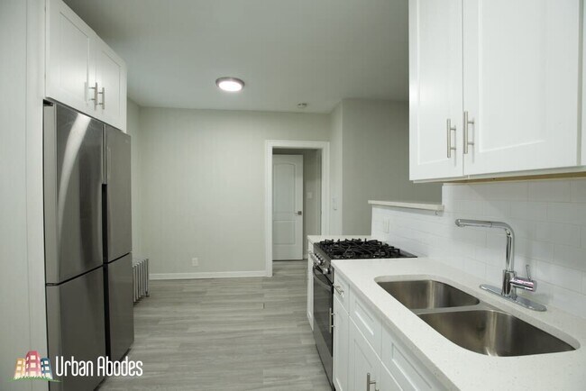 Building Photo - 3017 N Lockwood Ave