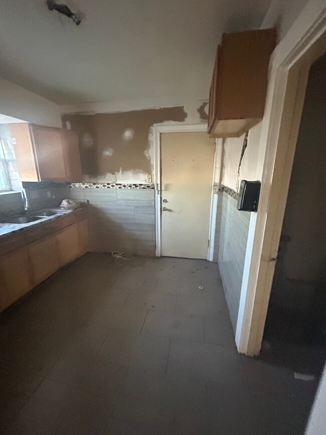 Photo - 8214 Pelham Ave House