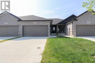 Building Photo - 3572 Hallee Cres