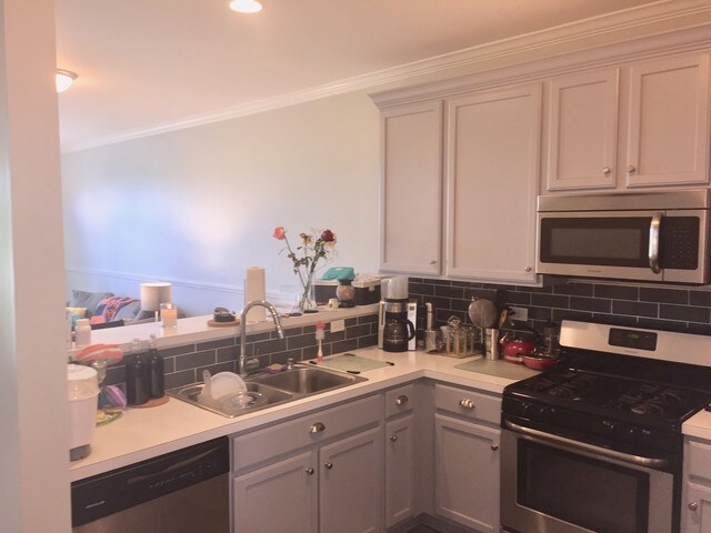 Foto del edificio - 3182 Falling Waters Ln