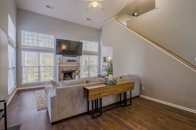 Foto del edificio - 8414 Woodford Bridge Dr