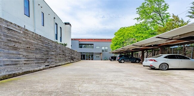 Building Photo - 5111 Manett St