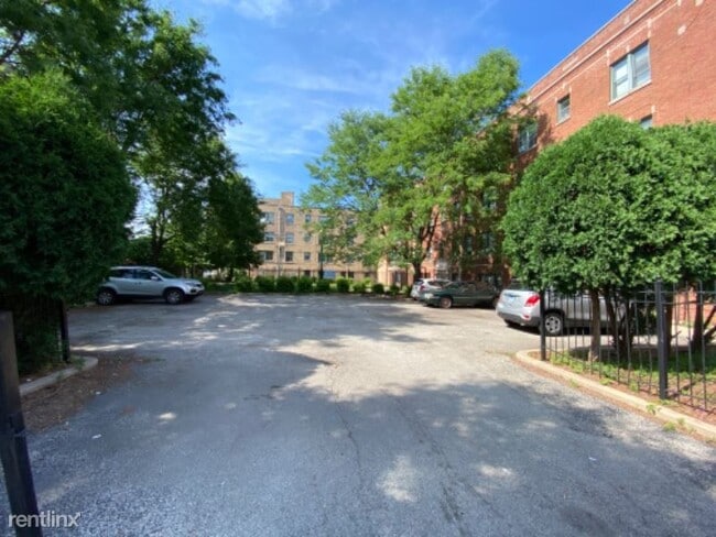 Building Photo - 5652 W Washington Blvd