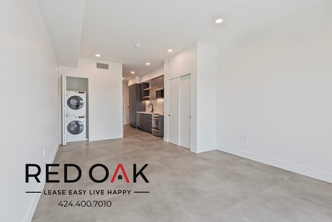 Building Photo - ~8 Weeks FREE~ Incredible NEW Studio with ...