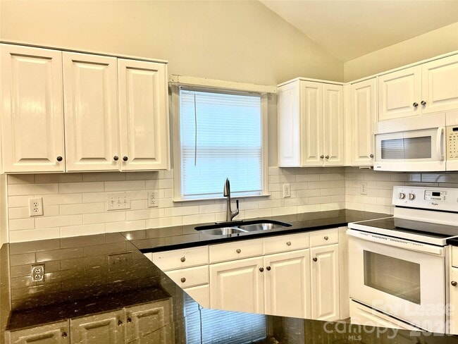 Building Photo - 4409 Stonefield Dr