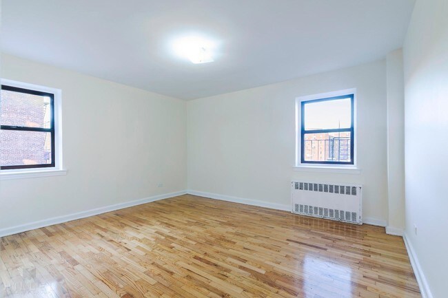 Foto del edificio - 9960 64th Ave
