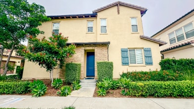 Building Photo - 24 Clover