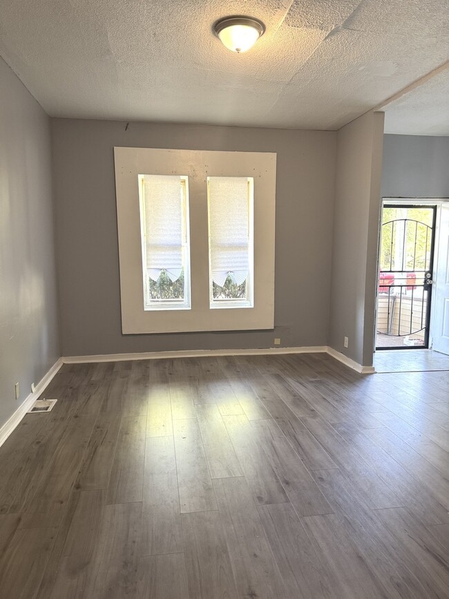 Building Photo - 15829 Loomis Ave