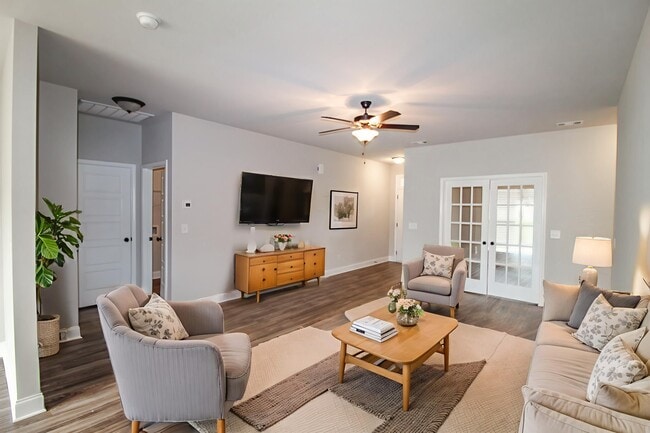 Building Photo - 412 Coles Way