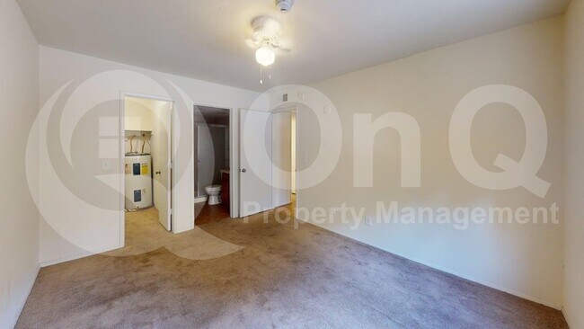 Building Photo - 1810 E Blacklidge Dr