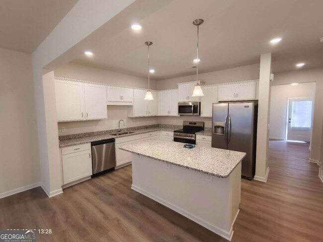 Building Photo - 316 Skye Ln