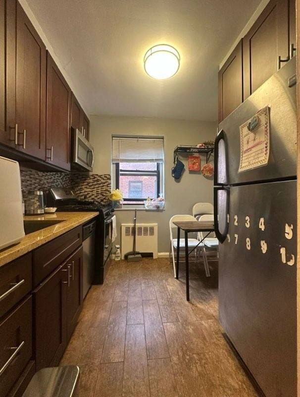 Building Photo - 2329 Hudson Ter