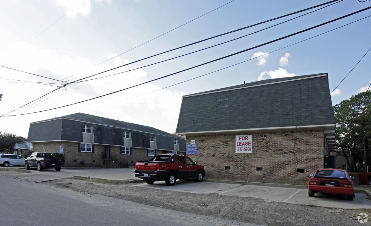 Building Photo - 5th Bay Apartments