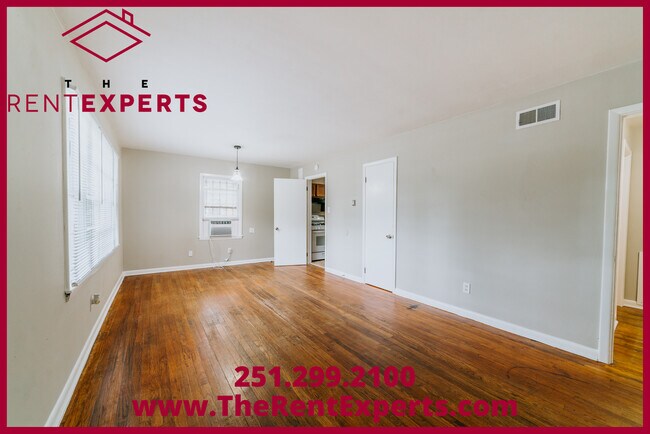 Building Photo - 470 Summerville St
