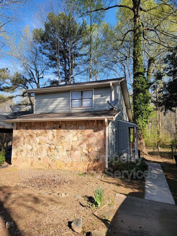 Foto principal - 890 Ohara Dr