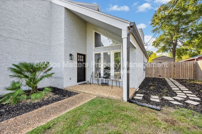 Building Photo - 7575 Tippin Ave