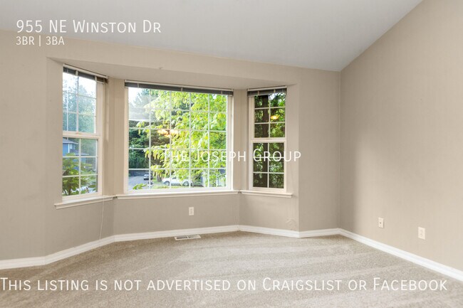 Building Photo - Spacious 3BR/2.5BA East Bremerton Home!