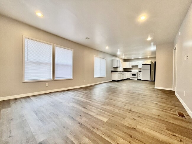 Building Photo - Three Bedroom Home in Muskegon