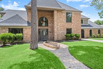 Building Photo - 17627 Macrantha Dr