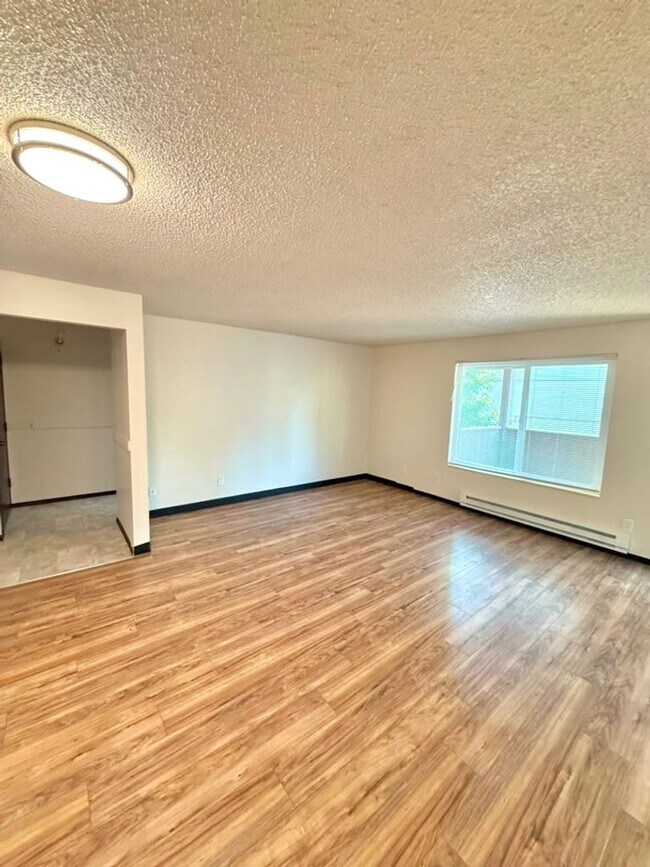 Foto del edificio - 18524 Linden Ave N