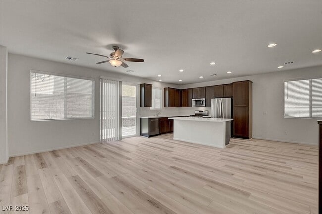 Foto del edificio - 8929 Pebble Sand St