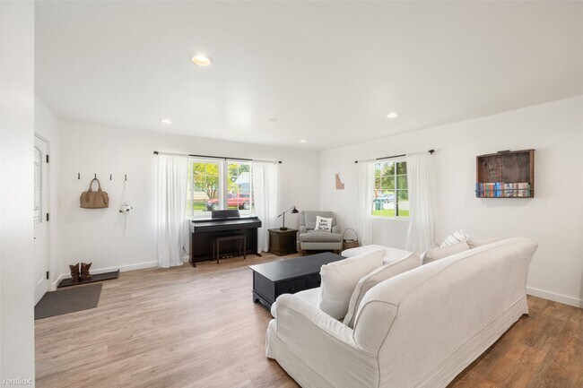 Building Photo - 2 br, 1 bath House - 414 West Linden Avenue #