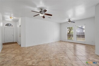 Building Photo - 204 Mallard Cove