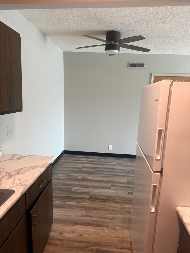 Foto del edificio - Comfortable 2BR Apartment in SW CoMo