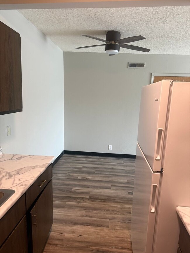 Building Photo - Comfortable 2BR Apartment in SW CoMo