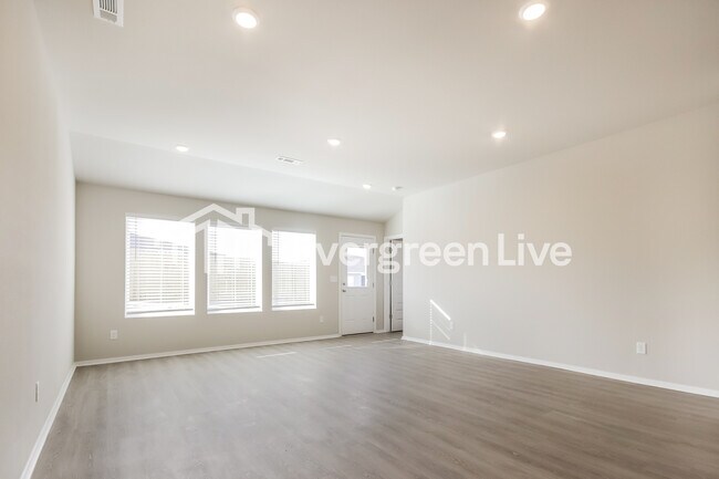 Foto del edificio - 6511 NW Kathleen St