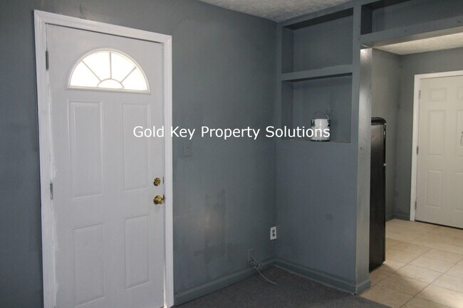 Foto del edificio - 1719 S Elm St