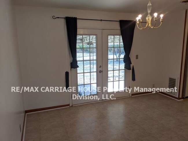 Foto del edificio - 4047  Dodson Chapel Rd