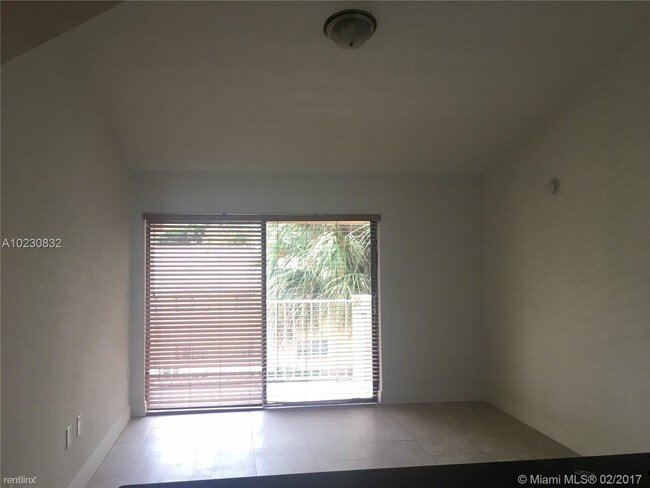 Foto del edificio - 7110 NW 179th St