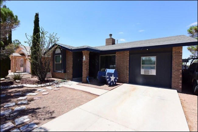 Building Photo - 15327 Fairwood Court