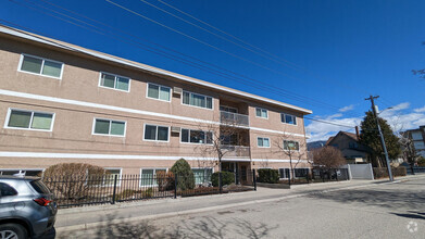 Building Photo - Penticton Sunburst