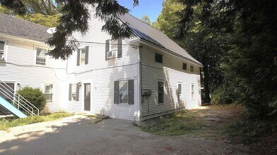 Building Photo - 31 Maple St