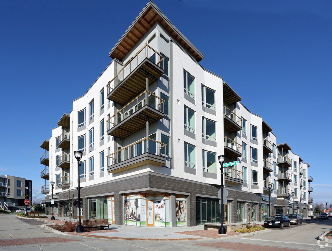 and Flare Apartments Oak Creek, WI