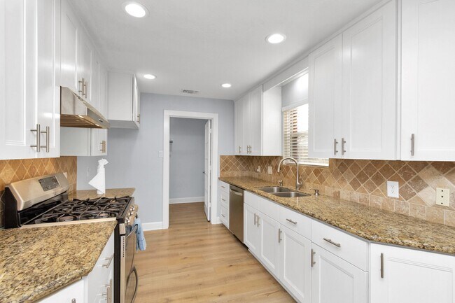 Foto del edificio - 21635 Sandystone Ln