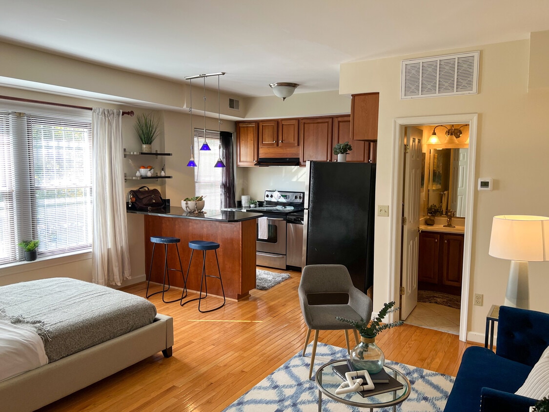 Photo - 1321 Fairmont St NW (Washington, DC)