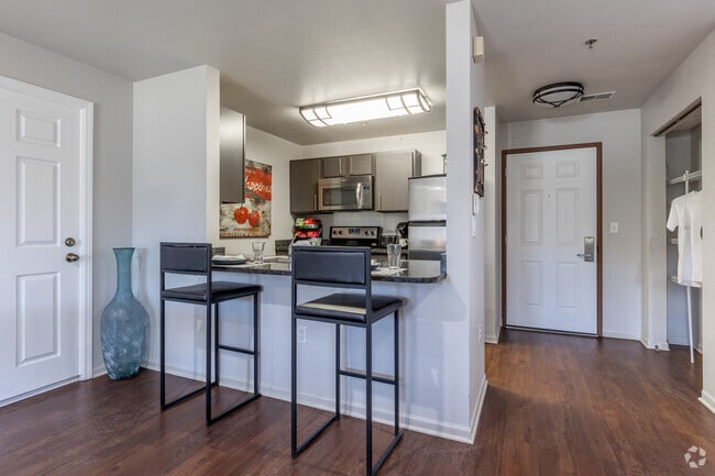 4BR, 4BA - 1,359SF - Dining Area - The Landings at Chandler Crossings Apartments