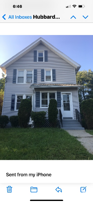 Building Photo - 12 Hubbard St
