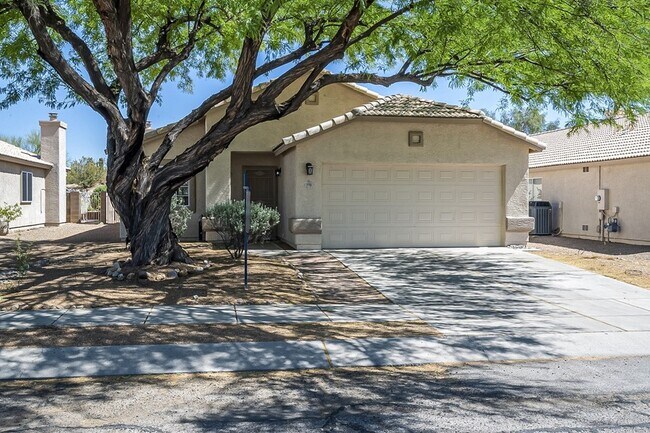 Building Photo - Northwest Tucson 3Bed/2 bath Home w/ Brigh...