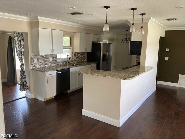 Foto del edificio - 724 Sesame Ct