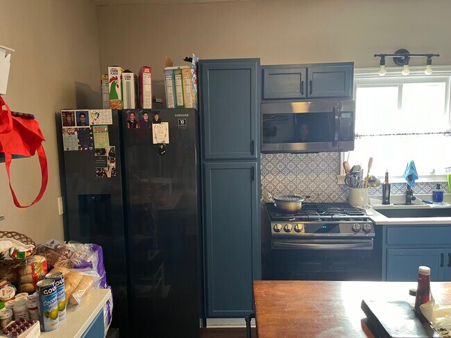 kitchen 1.3 - 3631 N Kimball Ave