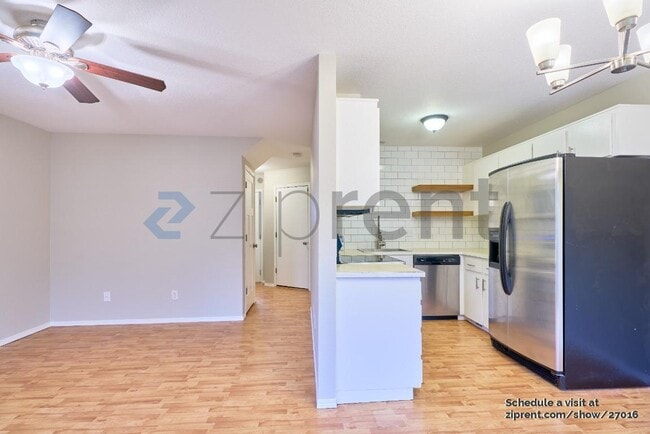 Foto del edificio - 43 SW 206th Ave