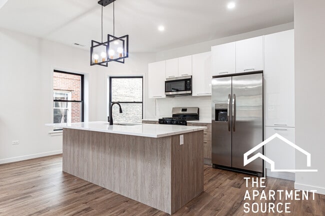 Building Photo - 1428 W Jonquil Ter