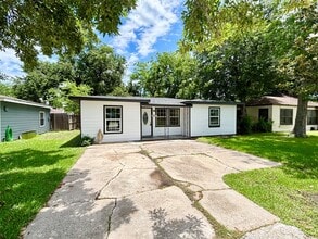 Building Photo - 317 San Jacinto St