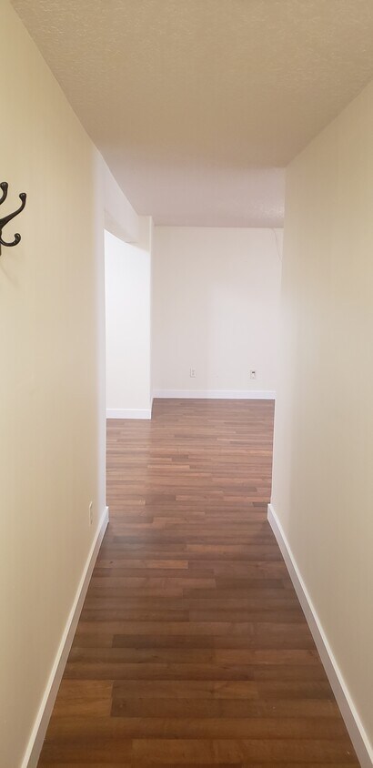 Primary Photo - 512 9A St NE