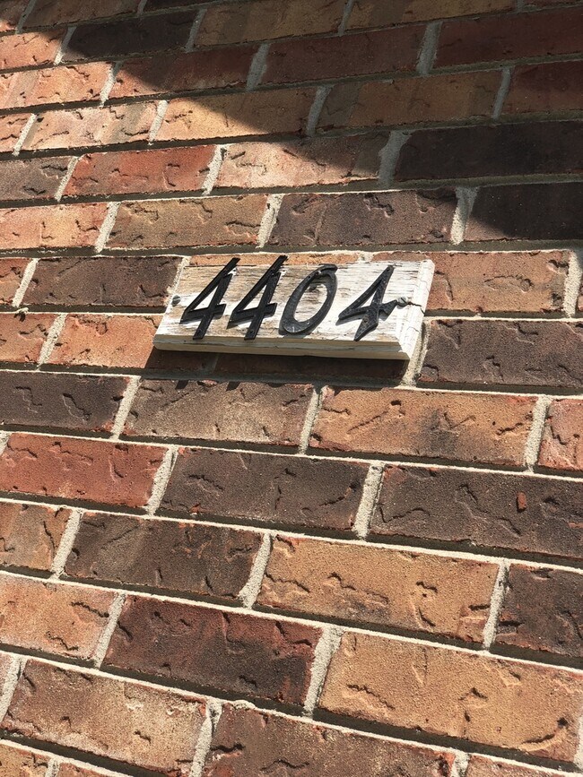 Foto del edificio - Spectacular Special - $1/2 OFF First Month...